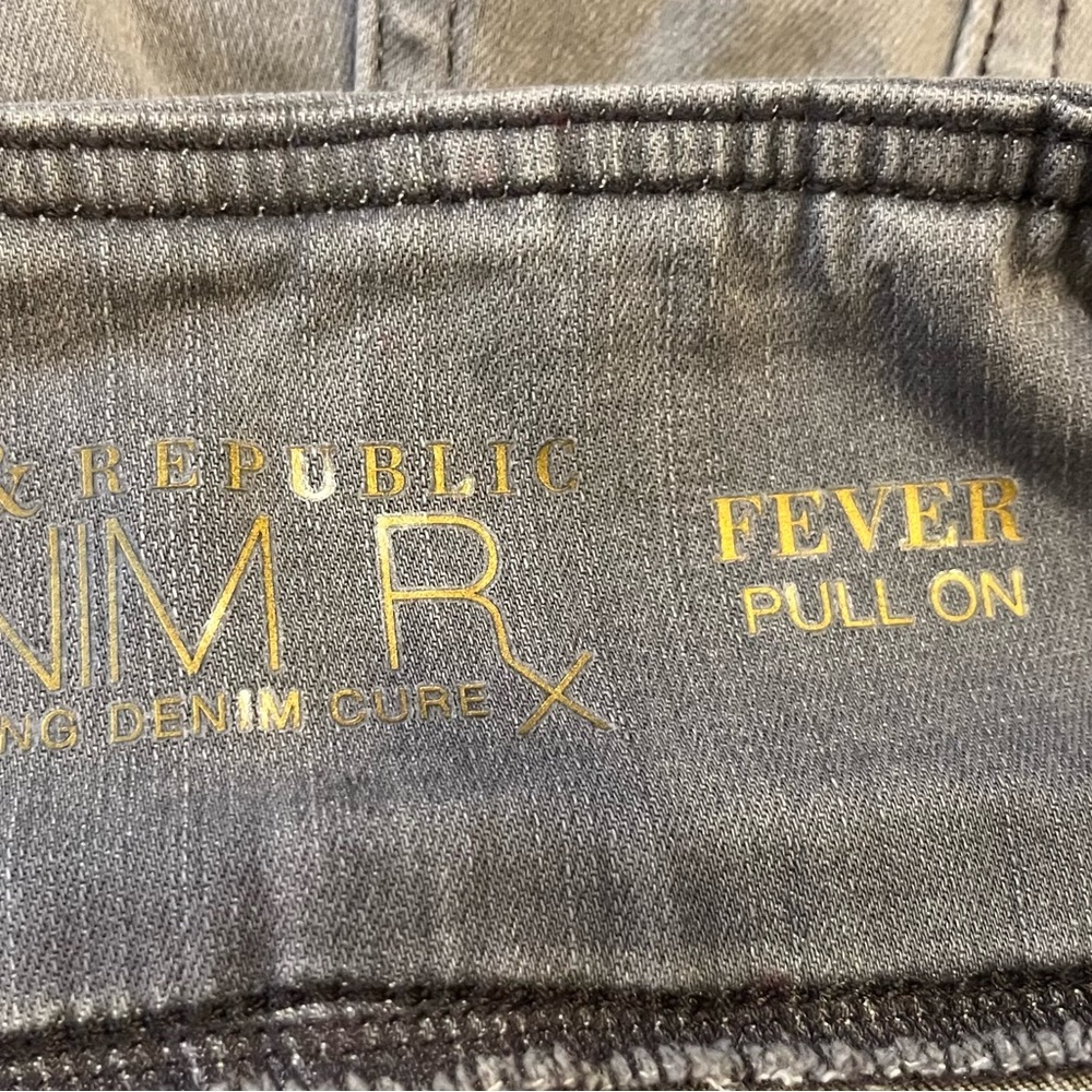 NWT- Rock & Republic Cropped Jeans- Size 8 - Picture 8 of 11